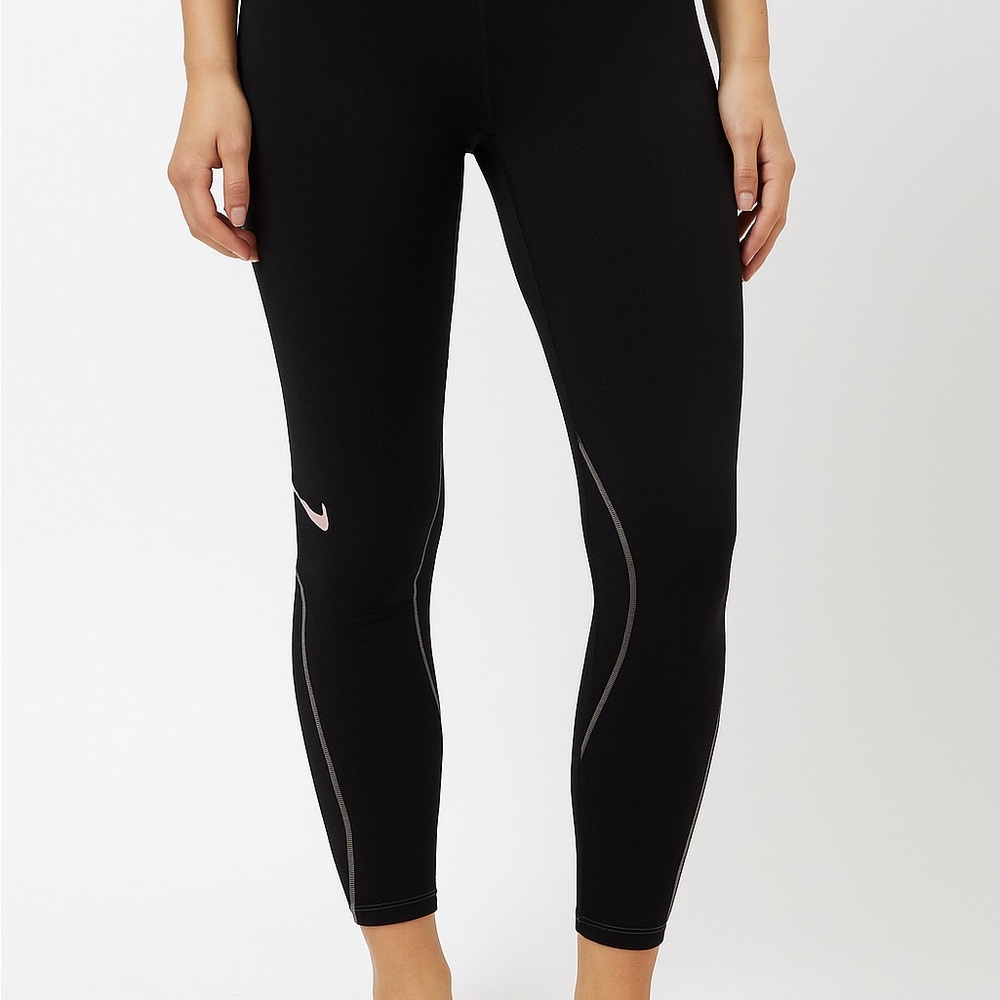 Nike Black Performance Leggings Reflective Accents - Tight fit, high rise SZ - L - Picture 13 of 13